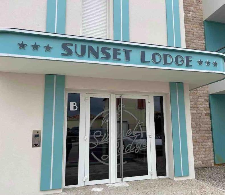 Appartement Neuf 4 Etoiles - Sunset Lodge, Narbonne Plage エクステリア 写真